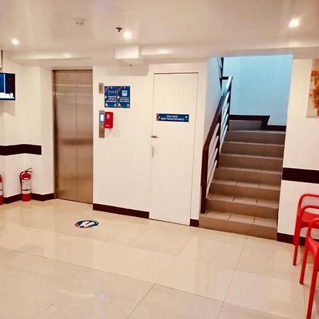 Oyo 888 City Stay Inns Fortview Bgc Pasig City Exterior foto